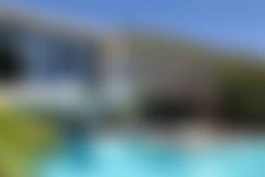 Beautiful well-maintained swimming pool